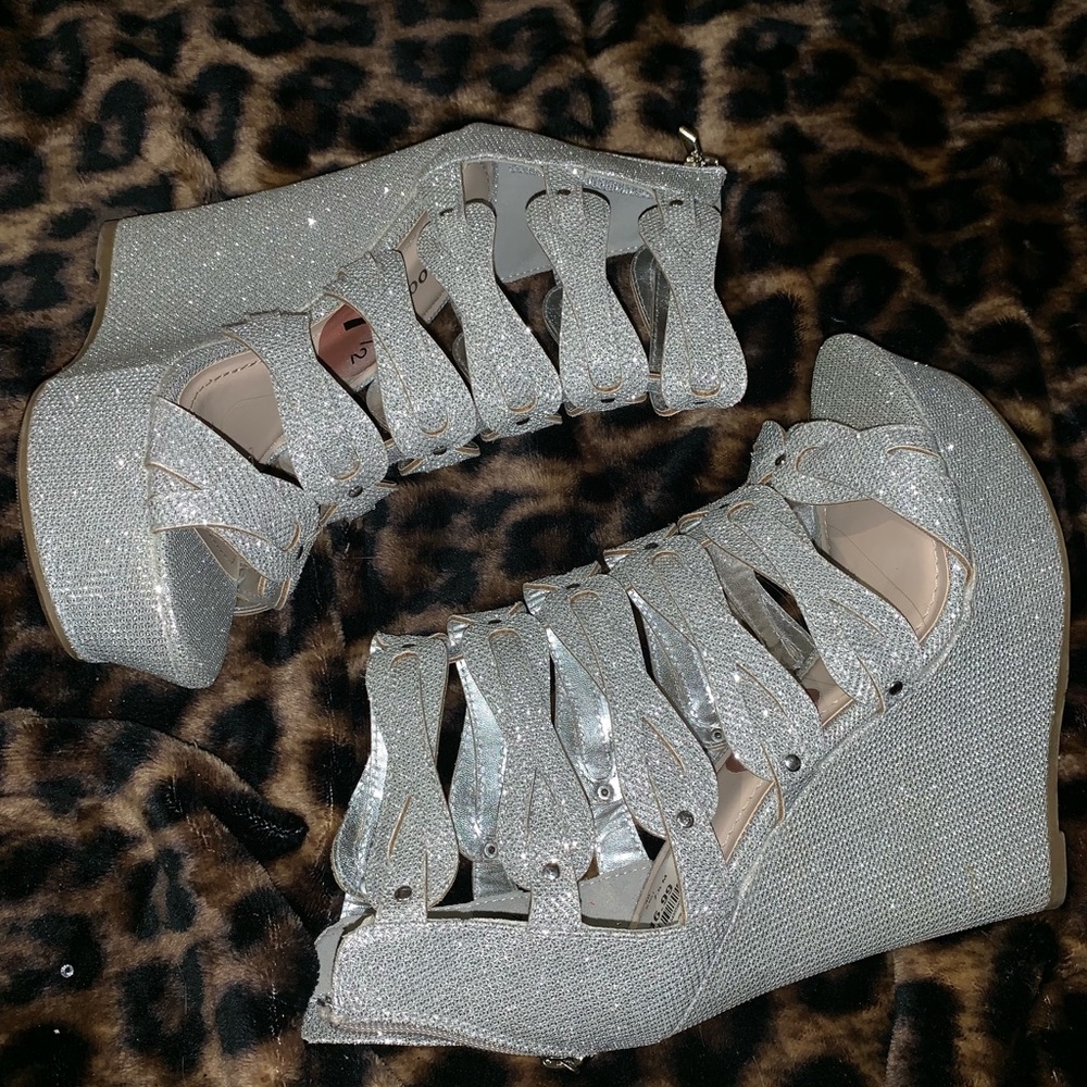 Glitter wedges